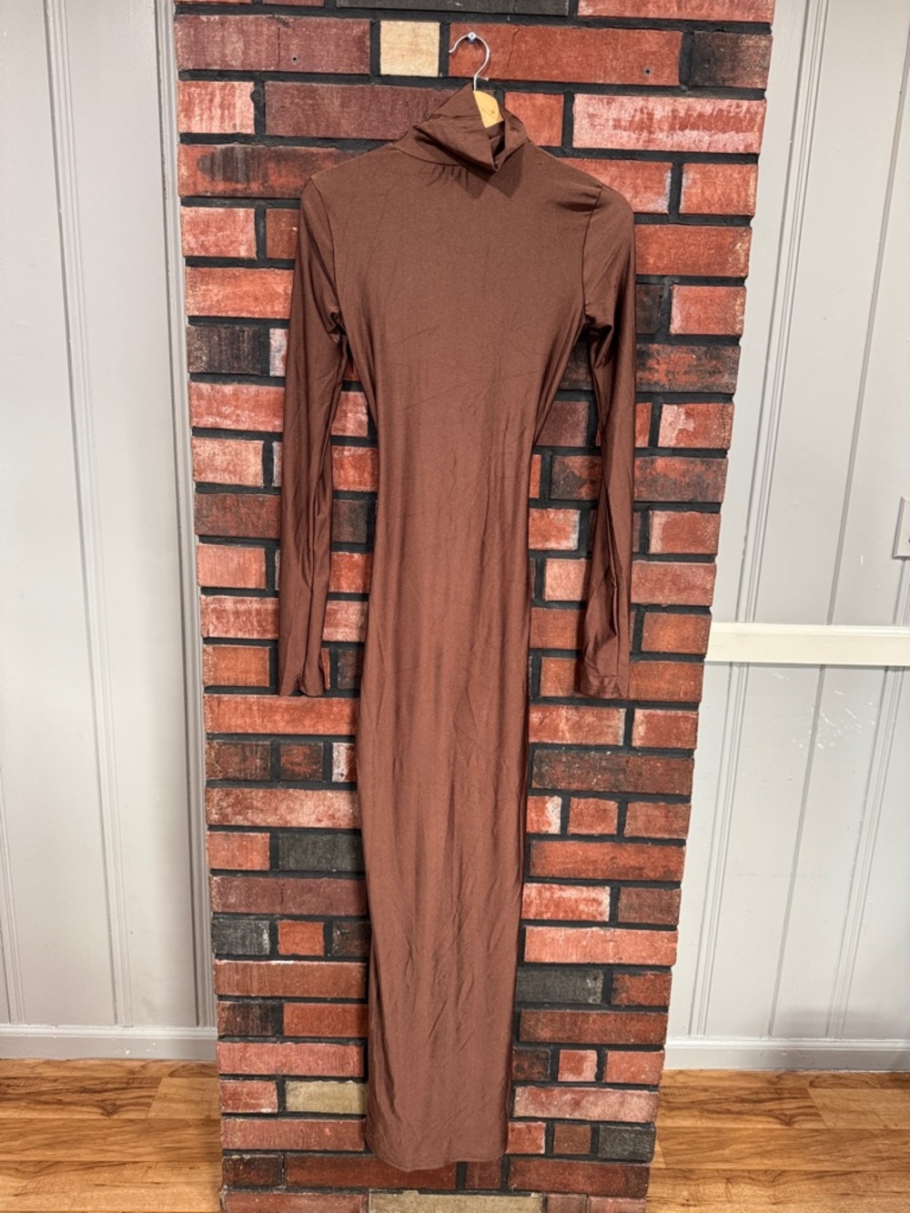 Mew Mews Rumaysa Long Sleeve Twisted Maxi Dress - Picture 10 of 16